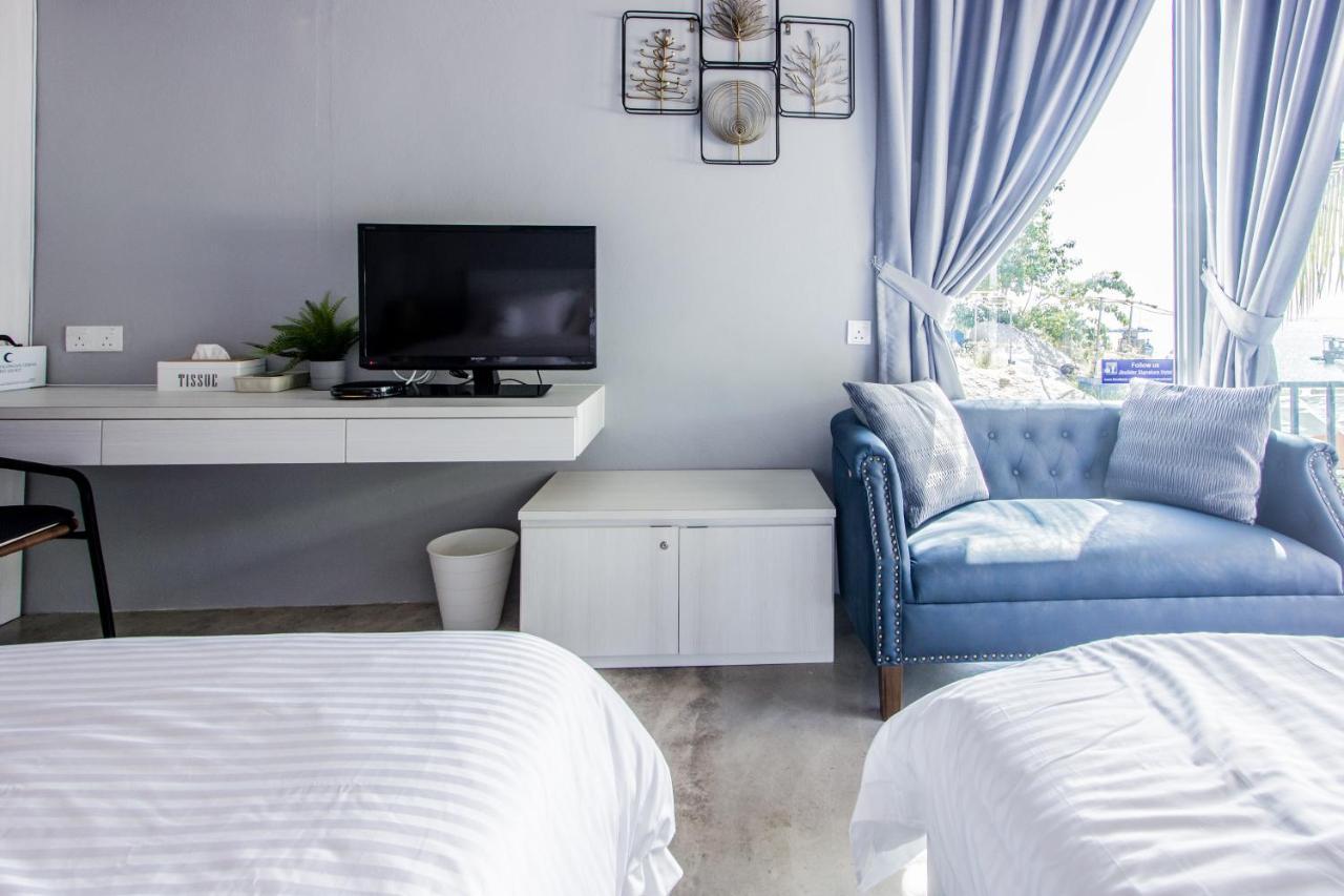 Beachboy Chalet By The Beach Bukit Lada Exteriör bild